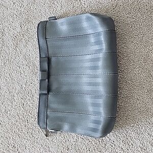 Harvey's Storm Grey Bow Hipster. Strap not included.